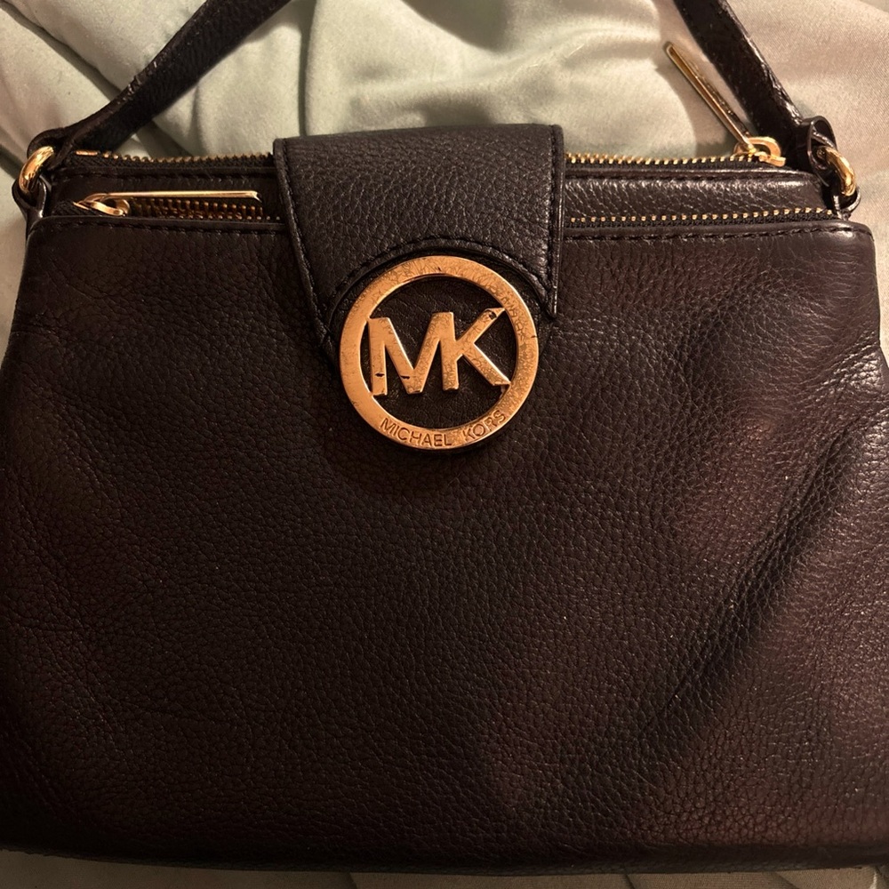 Mjcsel Kors Black  pebbled double zip crossbody purse